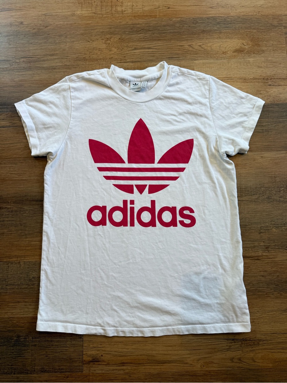 adidas Men’s White T-shirt with Red Trefoil Logo Size M